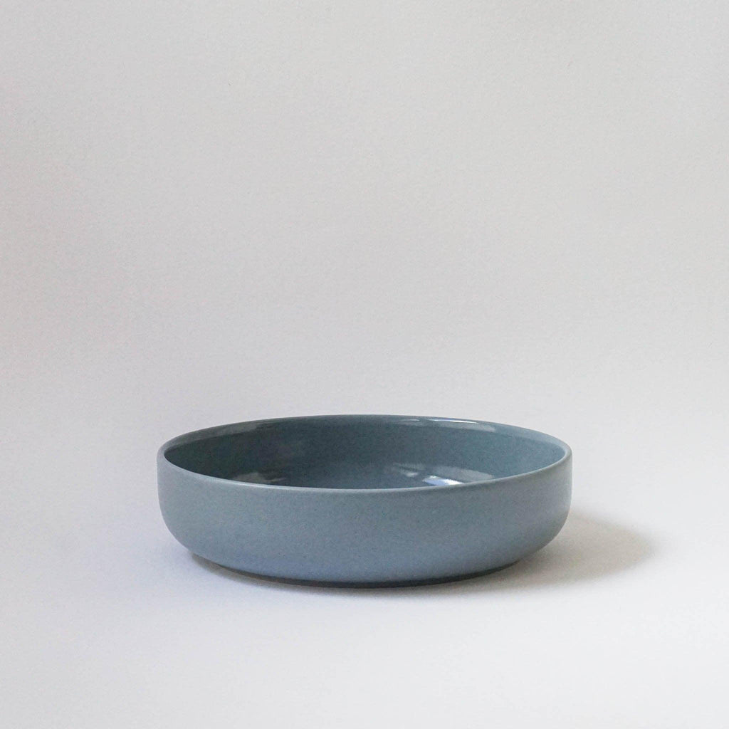 Keramik Skål - Hollyhock dia. 22 cm - indre Ceramics - Fjord Blue Matt - 1.000 ml - no beige