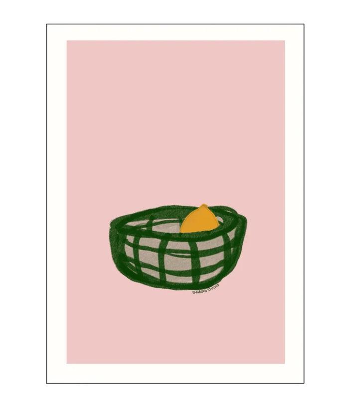 Plakat - Engberg Studio - A lemon in a basket- Pink - no beige