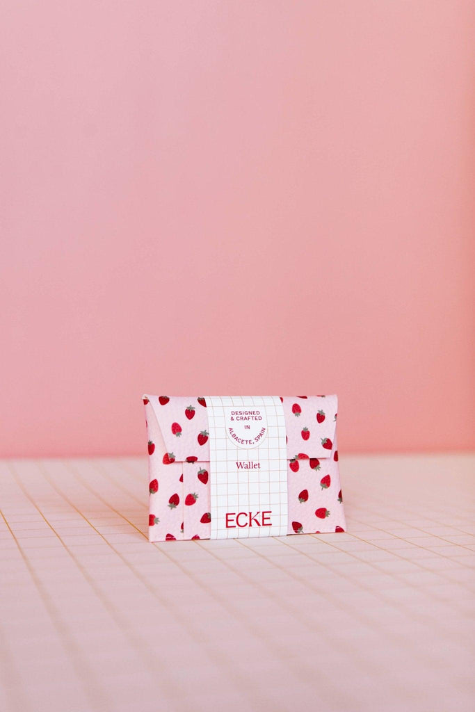 Pung | Kortholder - Strawberries Pink Wallet - ECKE - 10 x 7 cm - Jordbær print - no beige
